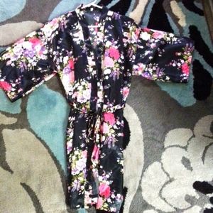 Women's Floral Print Size Medium Multi Color Robe